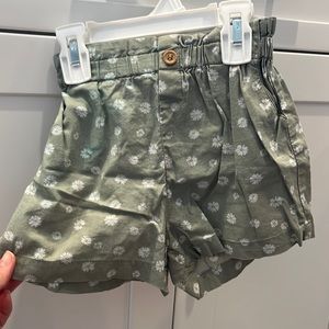 Cute H&M Daisy Shorts